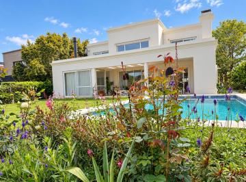 Casa de 6 ambientes, Escobar · Casa Amoblada Suite en Pb Al Parque Central en Las Liebres