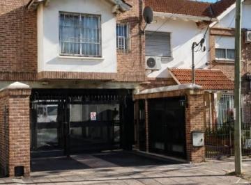 Casa · 60m² · 3 Ambientes · 1 Cochera · Excelente Dúplex 2 Ambientes con Cochera en Zona Privilegiada