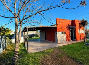 Casa · 67m² · 3 Ambientes · 2 Cocheras · Casa en Venta Ana Gurmendi Al 500 - Funes City