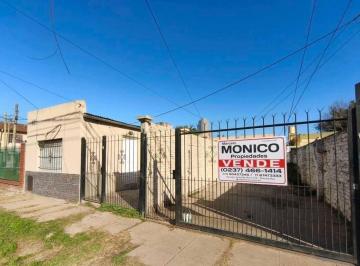 Casa · 200m² · 1 Dormitorio · Alquiler Casa 2 Amb - Barrio Asunción - Paso del Rey