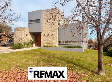 Casa · 268m² · 4 Ambientes · 2 Cocheras · Venta Casa Premium 4 Ambientes La Concepcion Lujan