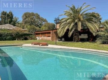 Casa · 286m² · 4 Dormitorios · 4 Cocheras · Casa en Venta en Santa Rita