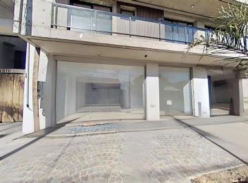 Local comercial · 90m² · Local Comercial 158 m² a Estrenar Frente Vidriado y Patio