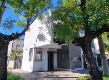 PH · 57m² · 3 Ambientes · 1 Cochera · PH en Lanús Oeste