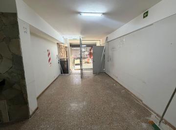 Local comercial · 290m² · 4 Cocheras · Venta Local en Flores