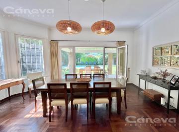 Casa · 343m² · 9 Ambientes · 2 Cocheras · Casa en Venta San Isidro Casco Histórico, 5 Dorm., 5 Baños, Jardín con Pileta, Galería