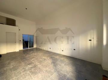 PH · 30m² · 1 Ambiente · 1 Amb Pb Frente Patio S/expensa Reciclado Posible Entrepiso