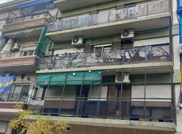 Departamento de 4 ambientes, La Boca · 4 Ambientes Al Frente con Balcón Corrido y Cochera en Venta - Barrio La Boca