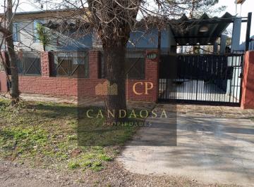 Casa · 80m² · 2 Ambientes · 2 Cocheras · Orr. Hermosa Casa en Venta con Pileta Lista Para Mudarse