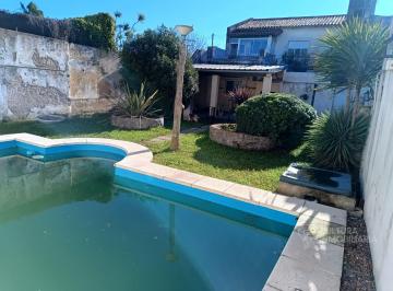 PH · 94m² · 4 Ambientes · 1 Cochera · Venta El Palomar PH 4 Ambientes Jardin Parrilla Pileta Cochera