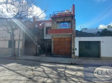 Casa · 265m² · 4 Ambientes · 1 Cochera · Venta Casa 4 Amb. Taller de Usos Multiples - Oficina - Cochera - Patios - Balcón - Terraza - Parque Chacabuco