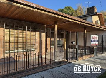 Casa · 140m² · 4 Ambientes · 1 Cochera · Casa a Pasos de Factory Quilmes, Acha Casi Agote