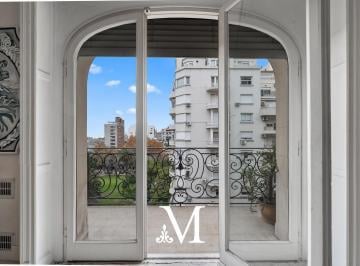 Departamento · 274m² · 6 Ambientes · 1 Cochera · Exclusivo Piso de Categoria - Av Alvear - Reciclado Frente a Plaza San Martin de Tours