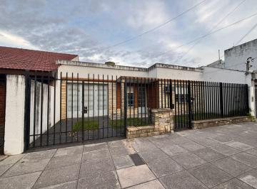 Casa · 126m² · 4 Ambientes · 2 Cocheras · Casa de 4 Ambientes a Reciclar en Haedo Norte