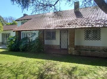 Casa de 5 ambientes, La Plata · Chalet Recien Renovado - Alquiler Incluye Mantenimientoo del Jardin
