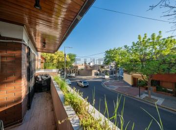 PH · 151m² · 5 Ambientes · 1 Cochera · Venta PH 5 Amb con Ascensor, Patio y Garage