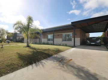 Casa · 156m² · 4 Ambientes · 3 Cocheras · Venta Casa San Sebastian, Area 6, Lote de 957 m²