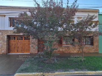Casa · 344m² · 3 Ambientes · 1 Cochera · Casa Chalet en Venta en Coronel Brandsen, G. B. a. Zona Sur, Argentina