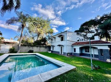 Casa · 299m² · 8 Ambientes · Excelente Casa a m de Ruta 1 Colastiné