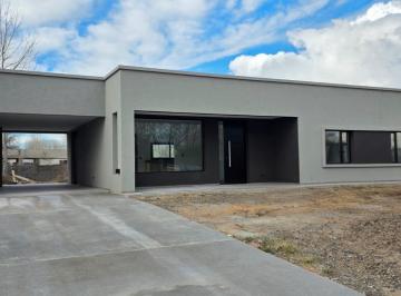Casa · 150m² · 7 Ambientes · 1 Cochera · Venta Casa en Pozo Barrio Los Canales de Plottier 3 Dorm. 2 Baños 1 Toilette