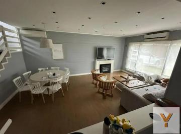 Casa · 179m² · 7 Ambientes · Casa en Venta - 3 Dorm. 2 Baños - 450.15 m - Ezeiza