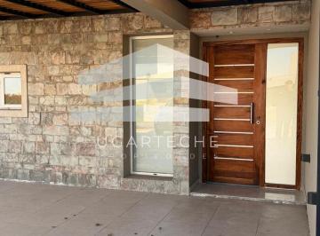 Casa de 6 ambientes, Esteban Echeverría · Alquiler - Casa en Santa Juana, Canning