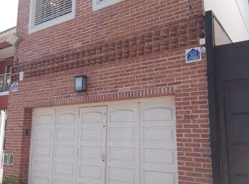 Casa de 4 ambientes, Lomas de Zamora · Hermosa Casa en Alquiler en Pleno Corazón de Banfield Este