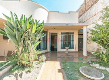 Casa · 158m² · 4 Ambientes · 1 Cochera · Venta Casa Multifamiliar en Ramos Mejía