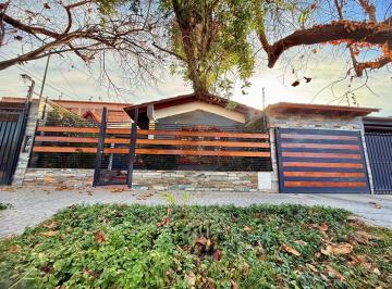 Casa · 185m² · 8 Ambientes · 2 Cocheras · Venta Casa Barrio Soberania Nacional Apta Credito