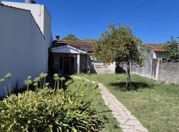 Casa · 80m² · 3 Ambientes · 2 Cocheras · Venta Casa 3 Ambientes Sobre Gran Lote 10x42 Moreno / Pdr