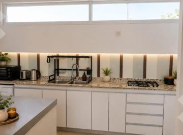 Casa · 296m² · 6 Ambientes · 4 Cocheras · Venta Casa 4 Dorm. en Barrio La Falda
