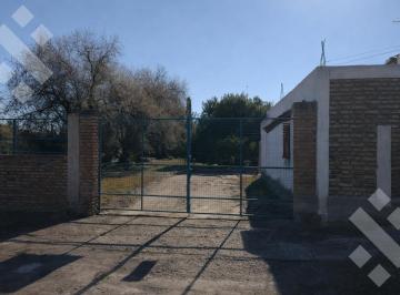Terreno · 194m² · Venta de Casa 2 Dorm. Departamento 1 Dormitorio Para Flipping con Amplio Terreno