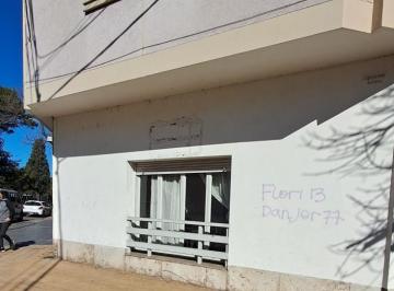 Casa · 94m² · 4 Ambientes · Alquiler Esquina 2 Dorm Santiago del Estero y Av Freyre