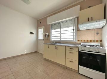 general-san-martin-villa-ballester-alquiler-duplex-4-ambientes · Triplex de 4 Ambientes con Patio