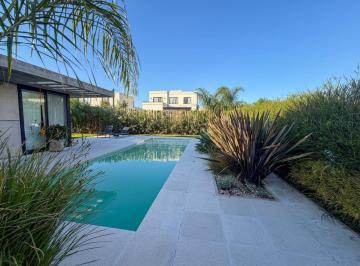 Casa · 167m² · 4 Ambientes · 4 Cocheras · Venta Casa 3 Amb. Mas Escritorio, en Una Planta en Alvear de Benavidez