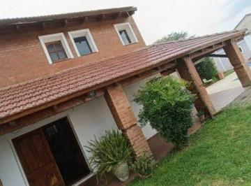 Casa · 400m² · 5 Ambientes · 1 Cochera · Casa en Venta –unquillo - Excelente Ubicación Esquina de San Lorenzo 267 y 9 de Julio