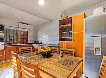 Casa · 116m² · 4 Ambientes · 1 Cochera · Casa en Merlo con Pileta