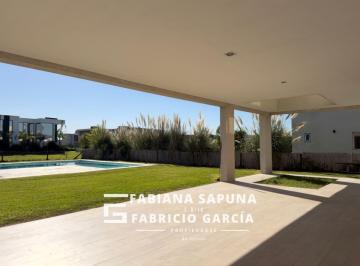 Casa · 900m² · 6 Ambientes · 4 Cocheras · Casa en Venta en Terralagos
