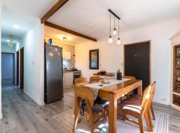 Casa · 140m² · 4 Ambientes · 2 Cocheras · Casa de 2 Dorm. con Quincho, Cochera y Piscina en Venta Barrio Tango Fisherton