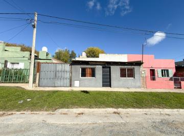Casa · 44m² · 3 Ambientes · 1 Cochera · Casa de Dos Dorm.