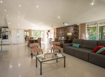 Casa · 304m² · 4 Ambientes · 2 Cocheras · Venta de Casa Premium Terren0 7118 m² Sauce Viejo