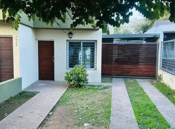 Casa · 100m² · 2 Dormitorios · 2 Cocheras · Nuevo Poeta Lugones Duplex 2 Dorm. en Alquiler!