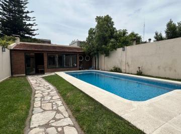 Casa · 356m² · 4 Ambientes · 2 Cocheras · Venta Casa + 4 Amb Pileta Vicente Lopez