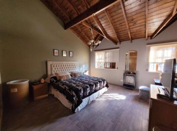 Casa · 110m² · 5 Ambientes · 1 Cochera · Hermosa Casa Triplex en Venta en Villa Gral. Mitre