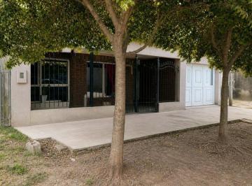 Casa · 220m² · 3 Ambientes · 2 Cocheras · Casa en Venta en Recreo, 3 Dorm. Patio y Cochera