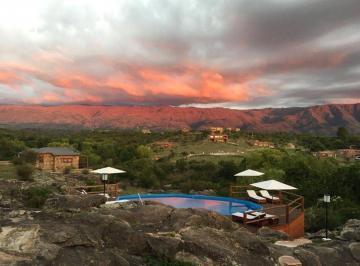 Hotel · 377m² · Complejo en Venta 4 Unidades con Jacuzzi + Dpto Nono