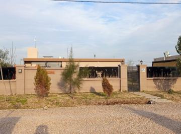 Casa · 96m² · 2 Ambientes · 5 Cocheras · Casa 2 Ambientes en Venta Canning