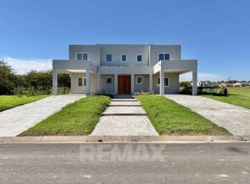 Casa · 263m² · 6 Ambientes · 2 Cocheras · Venta Casa 5 Amb. Tilbury Pilara Financiación