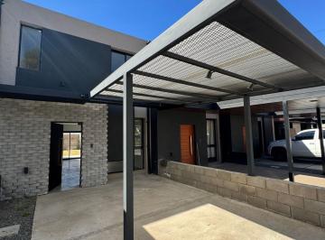 Casa · 91m² · 4 Ambientes · Alquiler Duplex 2 Dorm. Calera a Estrenar