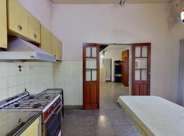 Casa · 230m² · 4 Ambientes · 1 Cochera · Venta Casa 4 Amb con Galpón Lanús Este